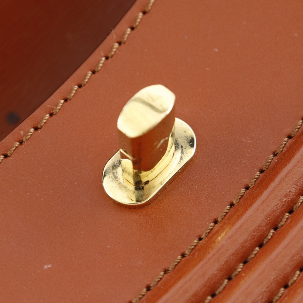 LOUIS VUITTON Brown Leather Shoulder Bag - Picture 8 of 13